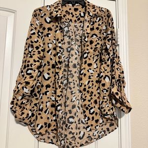 Lightweight leopard blouse with button up sleeves